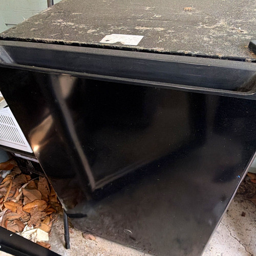 Gce06gghbbb compact fridge - gce06gghbbb,